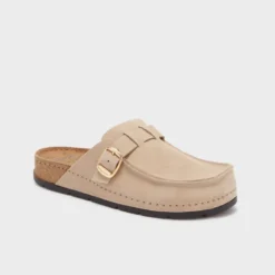 bora moccasin