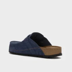 bora moccasin
